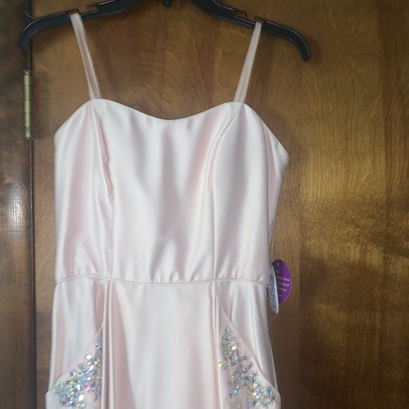 Satin Baby pink prom dress strapless - Picture 4 of 4